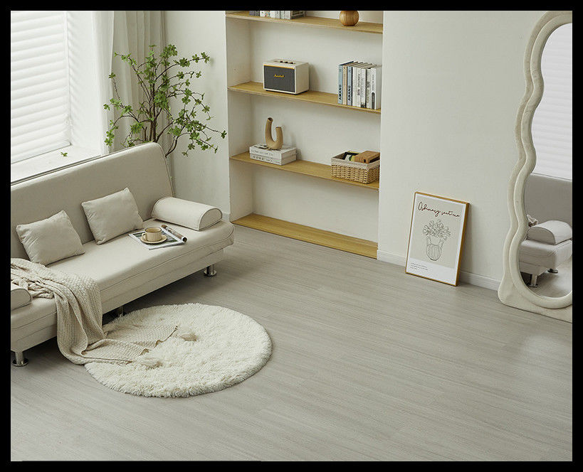 LVT 바닥 너비 7.25인치/183mm 매트 또는 밝은 표면 반짝이는 착용 층 상층